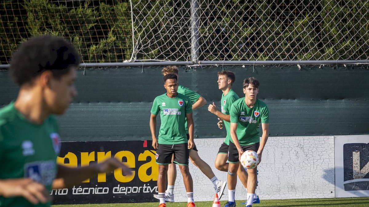 El equipo dirigido por Fredy Vera arranca la campaña 24/25 con un empate y la victoria de este sábado en Palencia