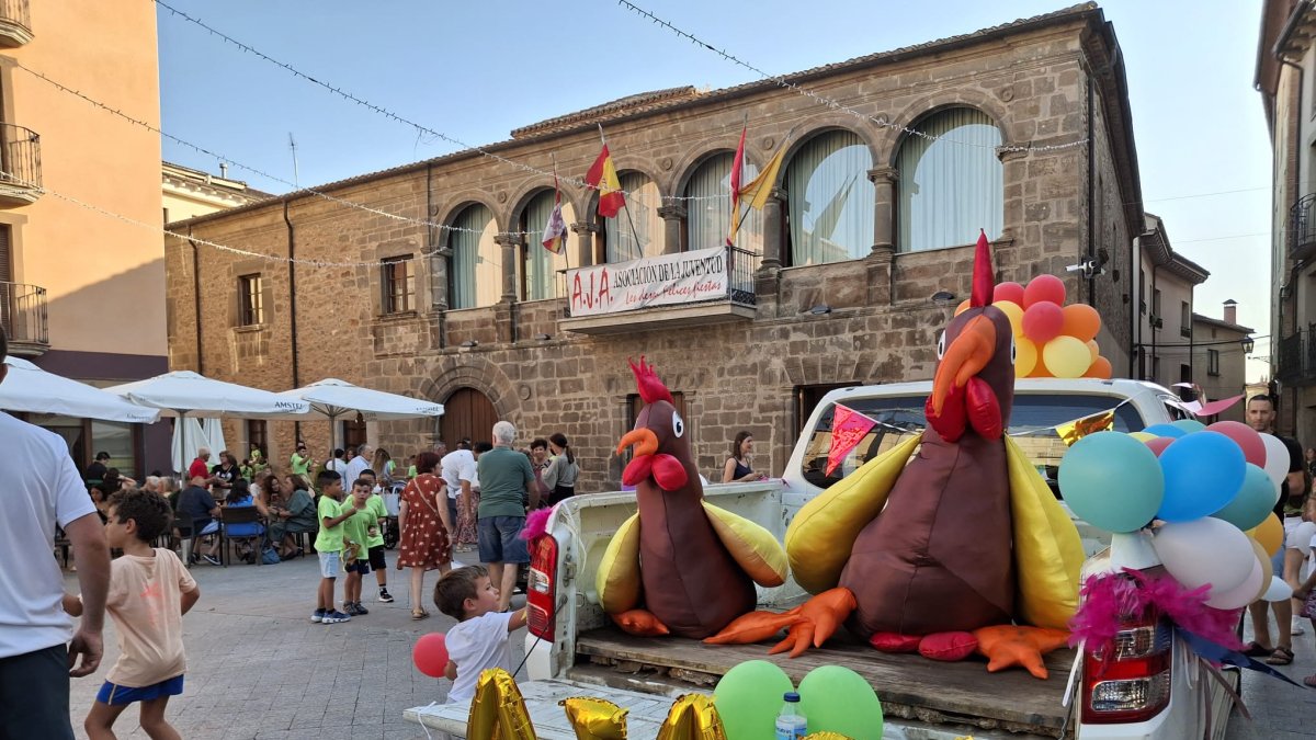 El Gallo Roque ya cacarea por las fiestas del Juventud de Ágreda.