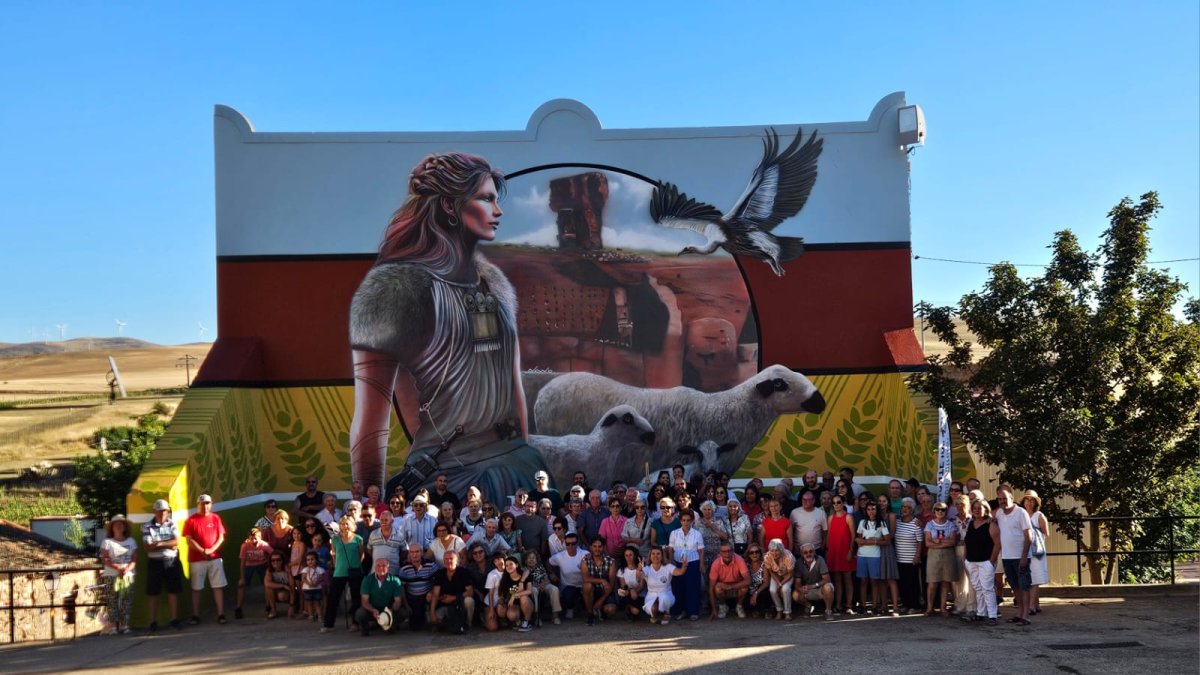 Puesta de largo del mural en Montejo de Tiermes.