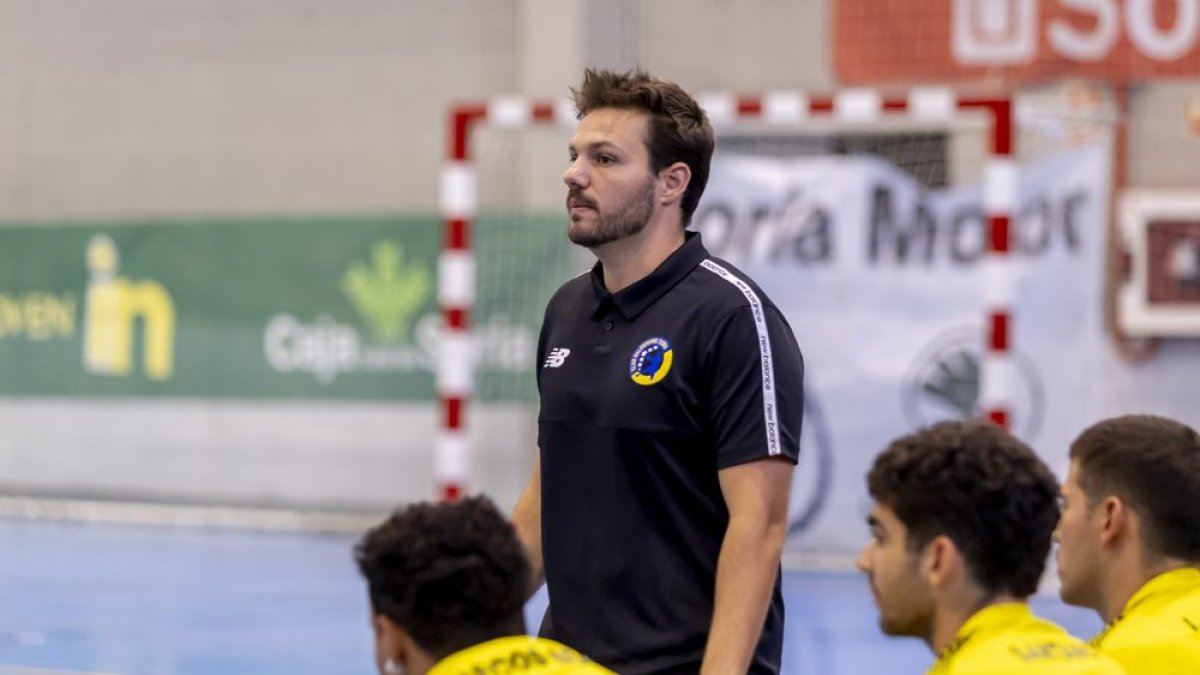 El preparador del Club Balonmano Soria, Oriol Castellarnau.