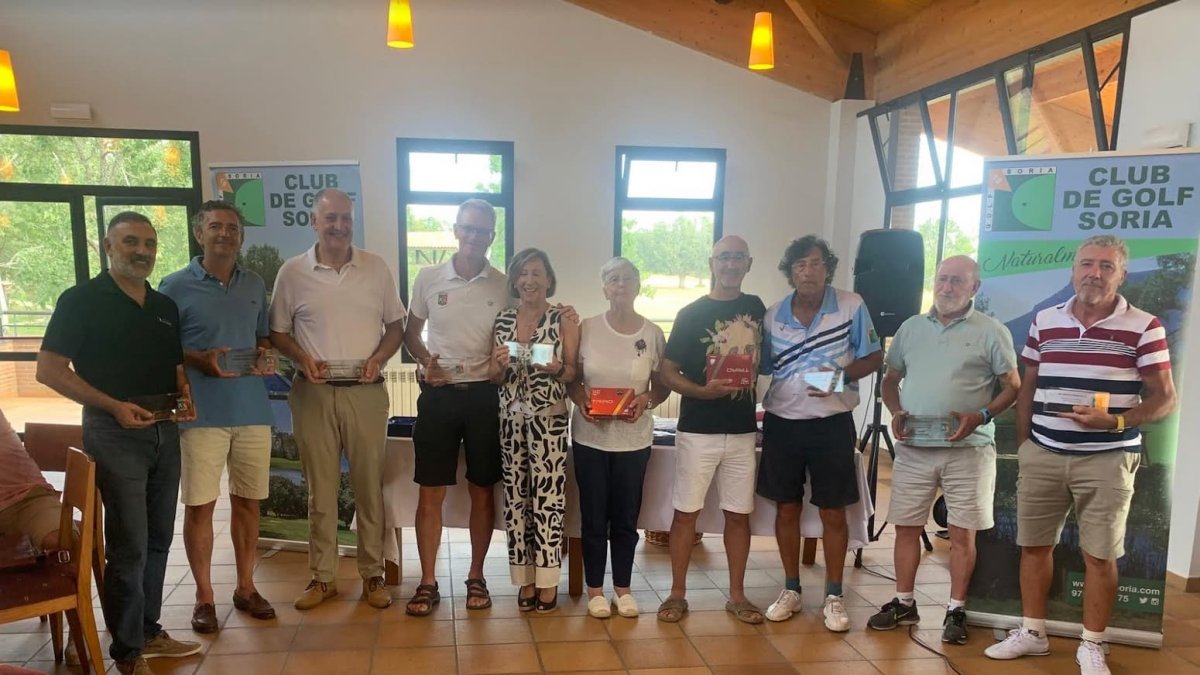 Los ganadores del torneo disputado en el Club de Golf Soria en sus diferentes categorías.