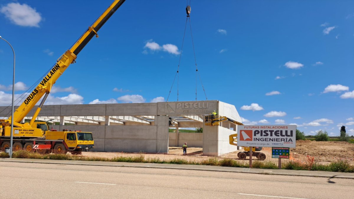 Obras de construcción de la planta Pistelli en Almazán.