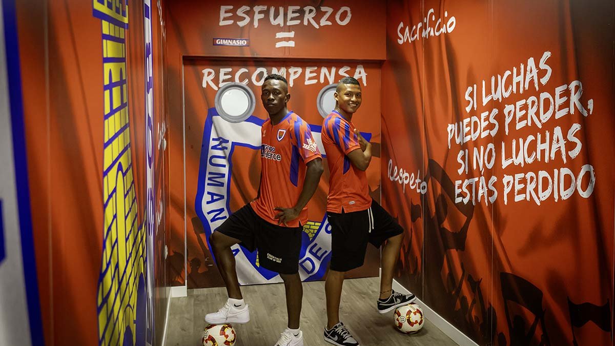 Góngora y Vera en las instalaciones de Los Pajaritos tras su presentación.