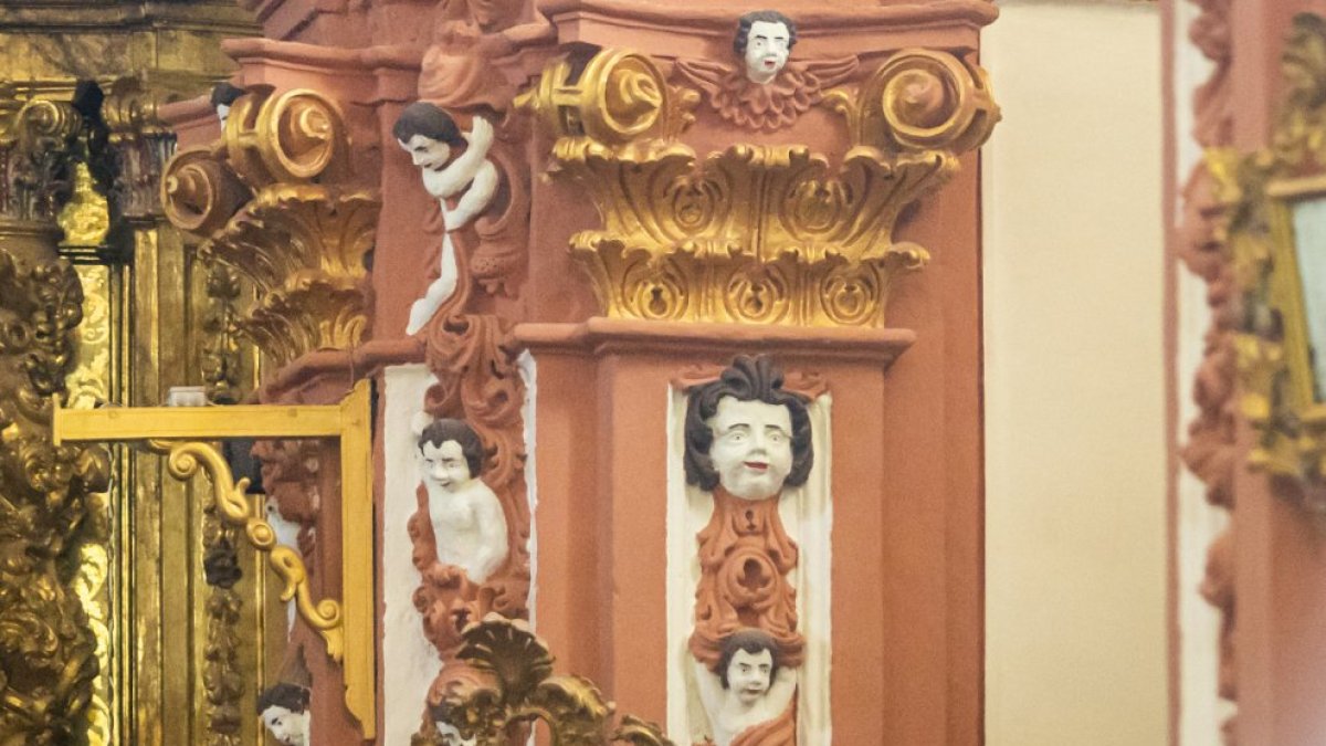 Detalle de unos angelotes de la ermita del Mirón.