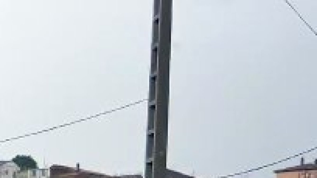 Las fuertes lluvias hacen que la localidad soriana de Castilruiz se convierta en un gran río
