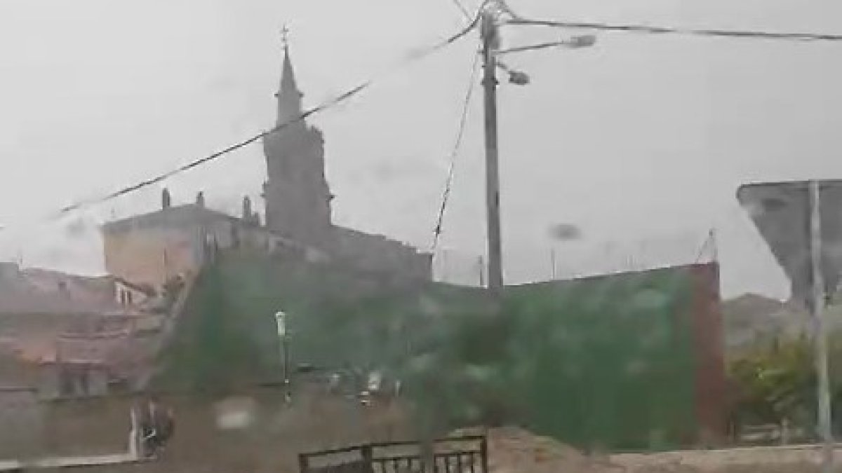 Desbordamiento de un barranco en el noreste de la provincia de Soria este lunes.