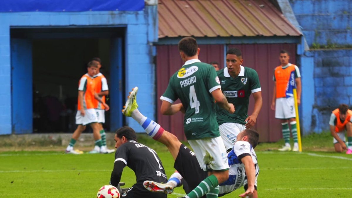 El Coruxo perdió por 2-0 ante el Real Avilés Industrial en su debuto liguero.