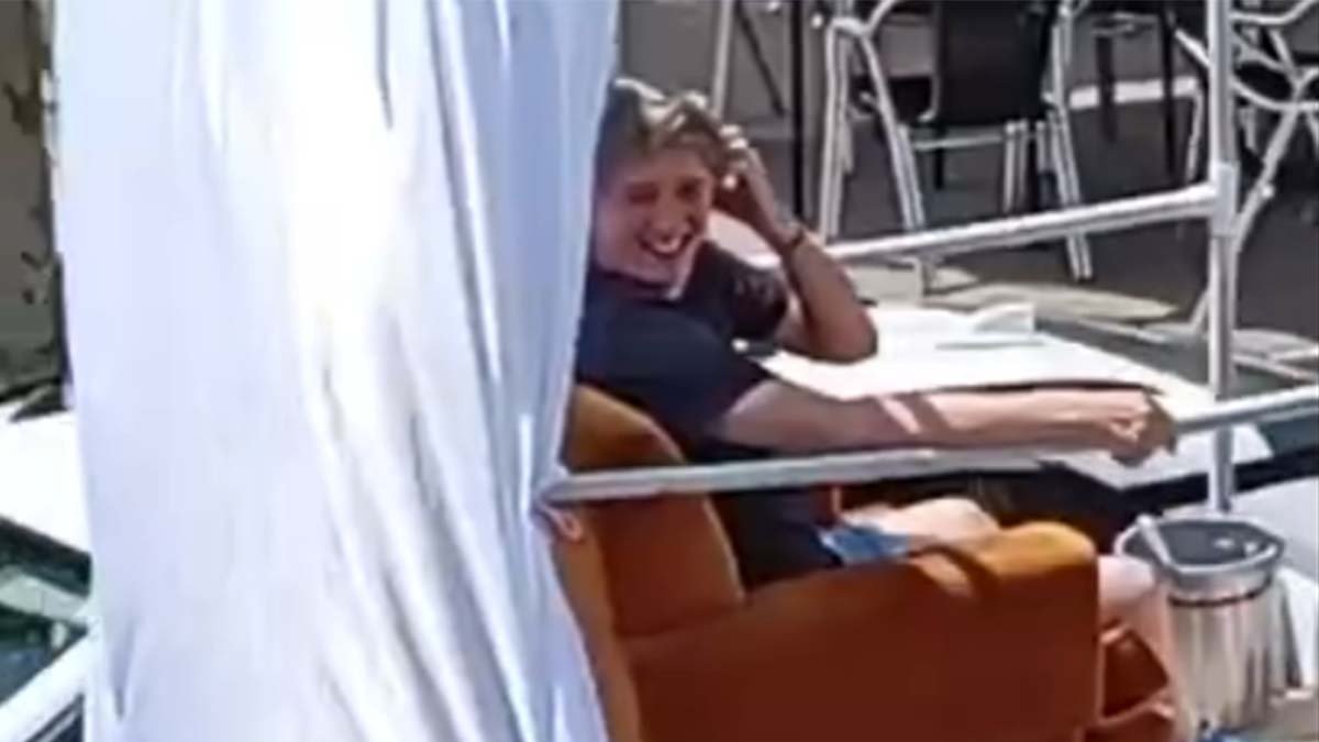 El paseo en 'papamóvil' en las pasadas fiestas de Tardelcuende del pasado mes de agosto.