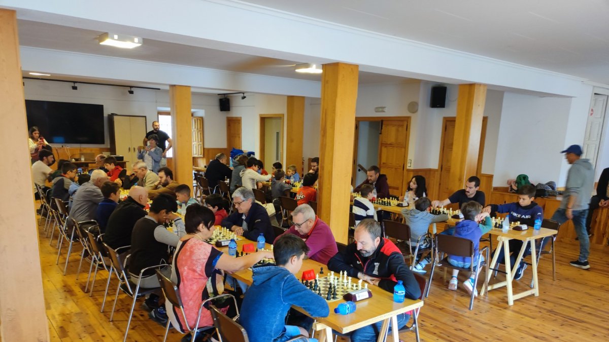 El torneo celebrado en el Ayuntamiento de Molinos ha contado con 38 participantes.
