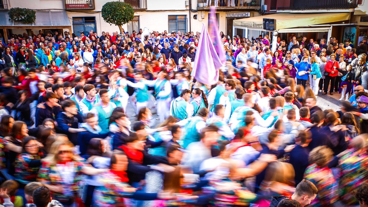 Ólvega comienza sus fiestas con un estallido de alegría.