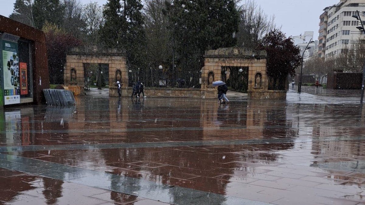 El riesgo de lluvia es durante toda la jornada