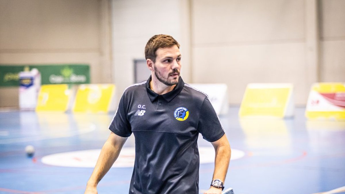 El entrenador del Balonmano Soria, Oriol Castellarnau, en un partido.