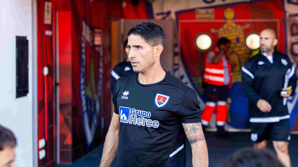 Competición ha sancionado con dos partidos a Corrus, no podrá estar en el banquillo ante Fabril y Llanera.
