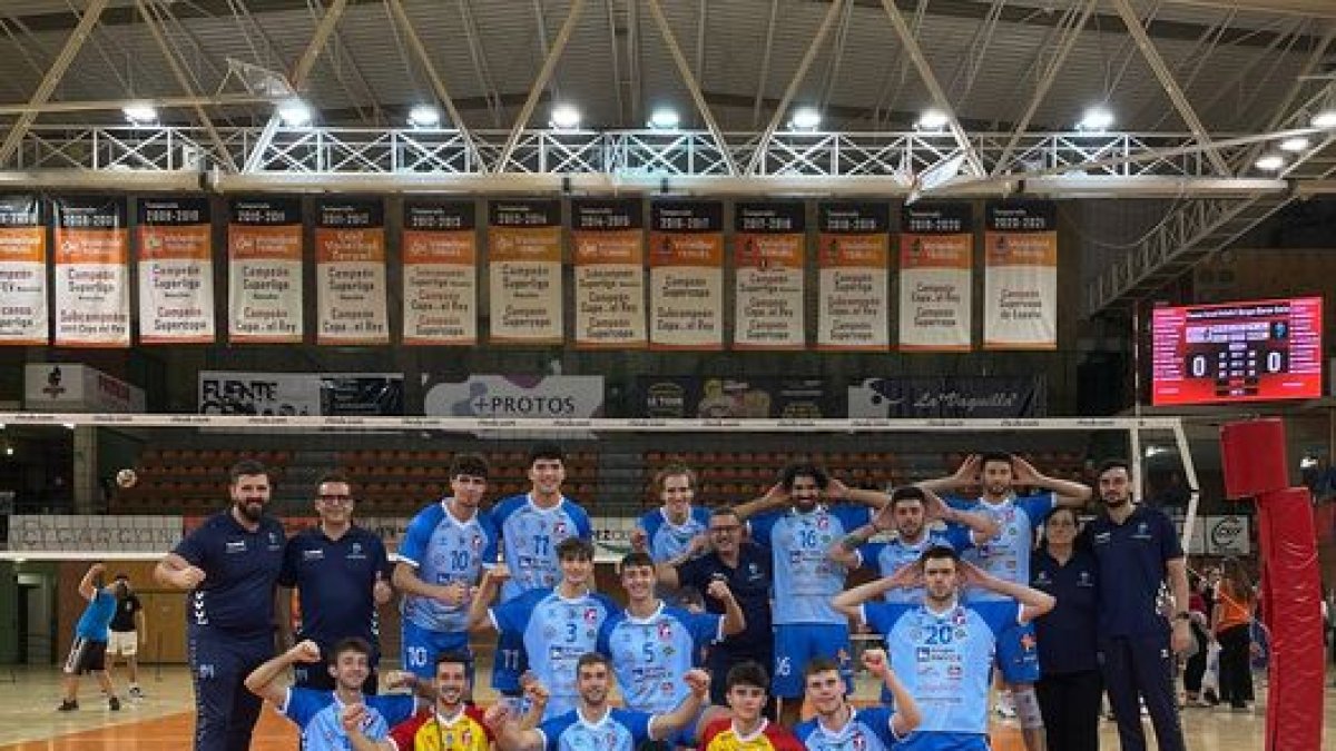 Los jugadores del club soriano tras ganar en Los Planos.