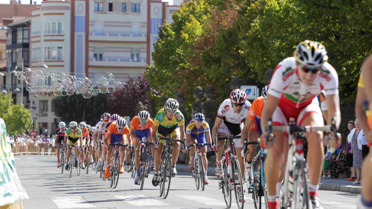Edición de 2011 de la carrera soriana cuando se celebraba en el circuito de la Alameda de Cervantes.