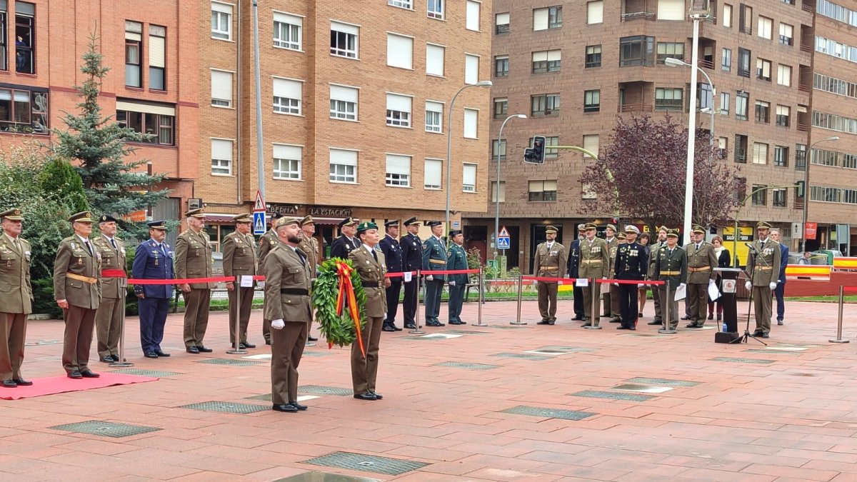 Recuerdo a los Caídos por España en el acto del 30 aniversario de la Subdelegación de Defensa en Soria.