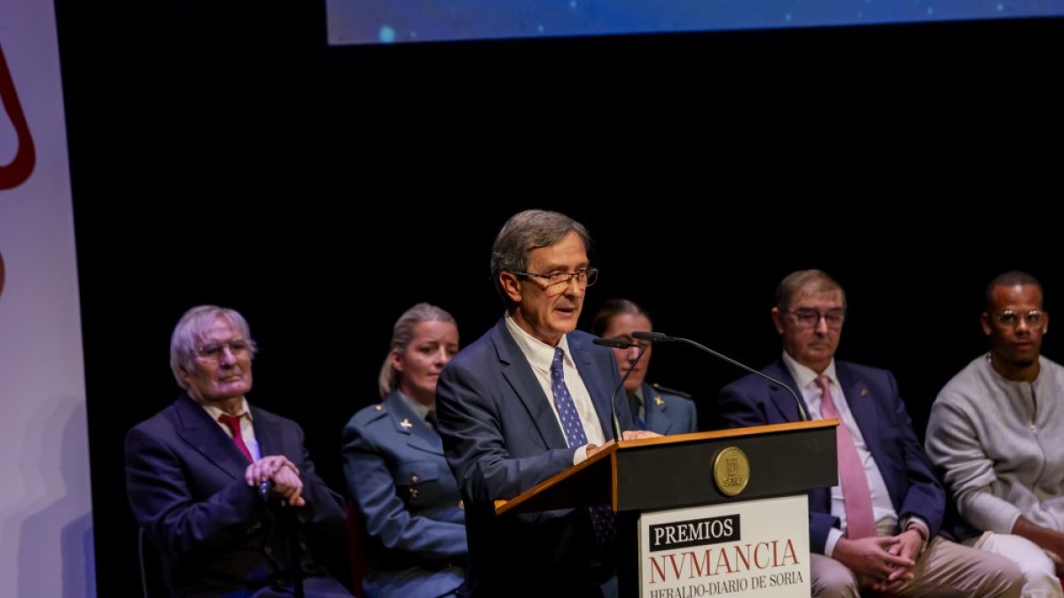 El director de Heraldo Diario de Soria, Félix Villalba, durante su alocución.
