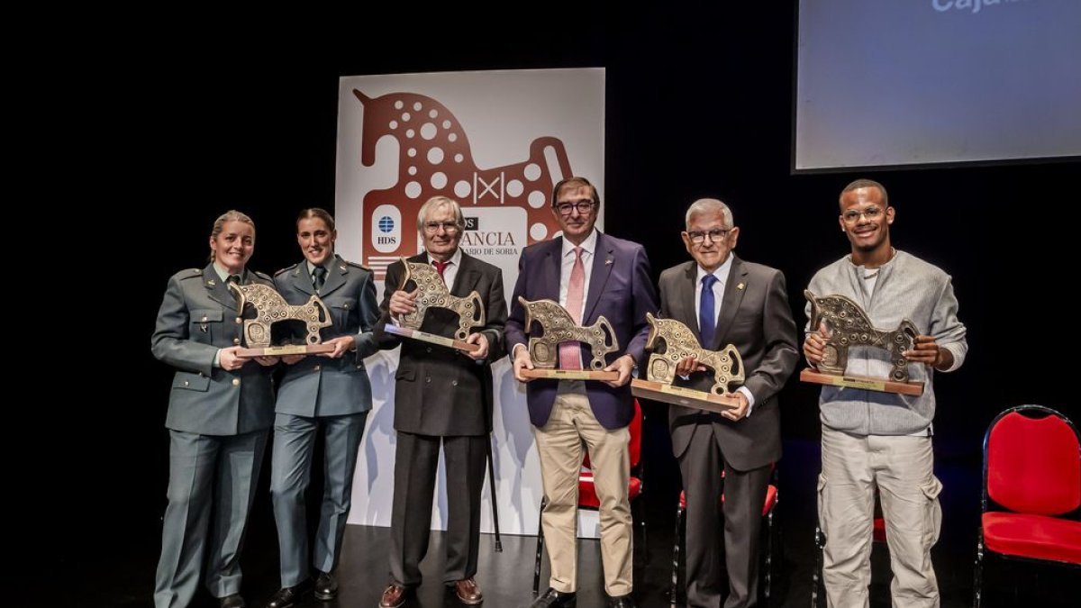 Foto de familia de los galardonados