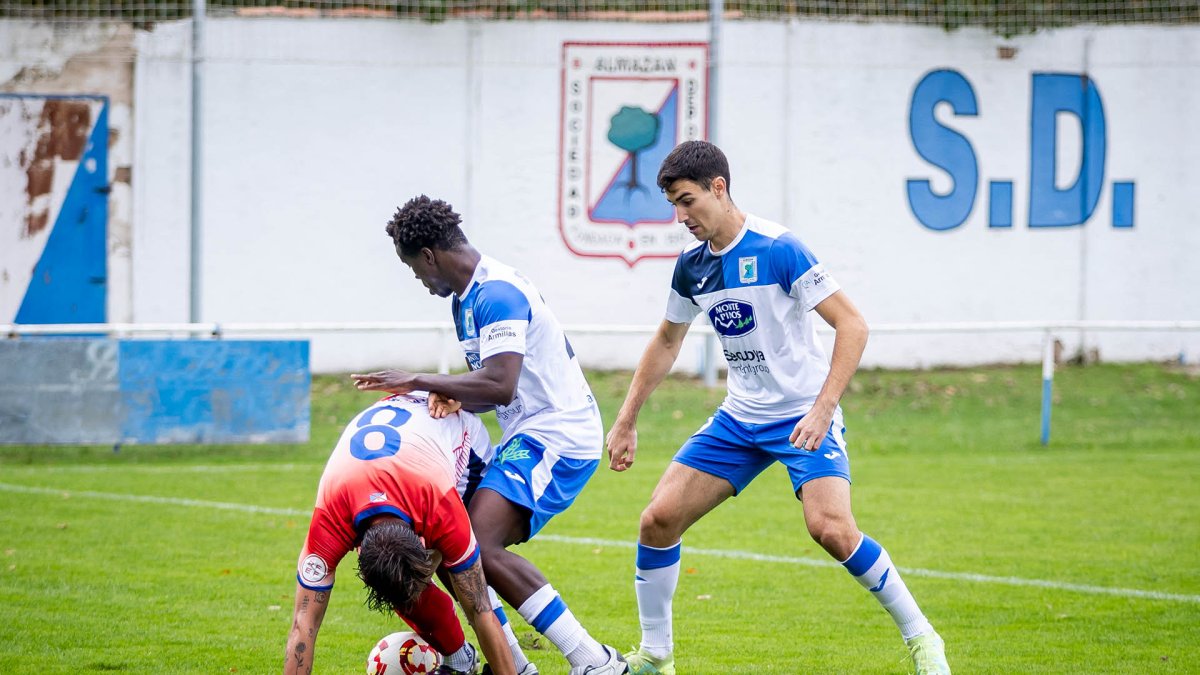El Almazán quiere volver a ganar en La Arboleda para seguir dando pasos hacia la salvación.