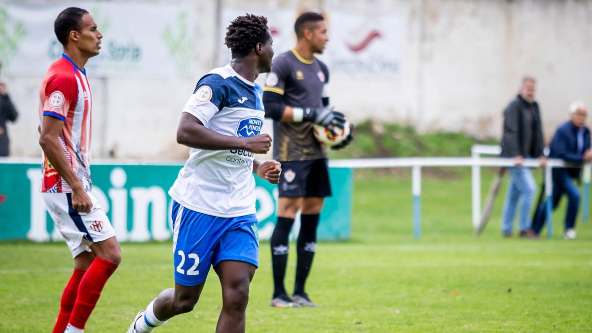 El Almazán no termina de convertir su buen juego en victorias.