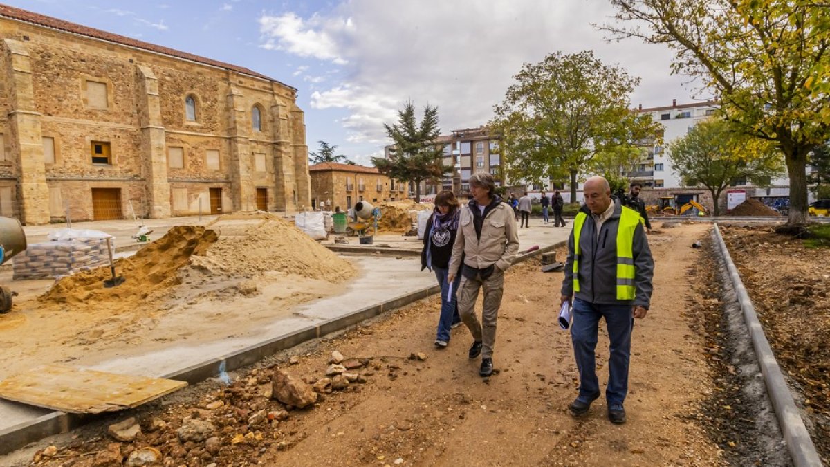 Visita a las obras del parque de Santa Clara.