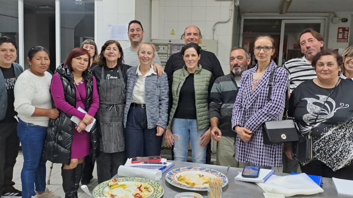 Participantes en el taller de tapas y pinchos de Asohtur.