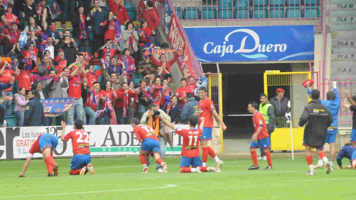 El Numancia ganaba en Salamanca 0-1 con un gol de Mario y dejaba casi sentenciado su ascenso a Primera División.