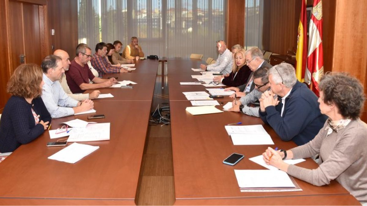 Un momento de la reunión del Consejo Agrario Provincial en la Delegación Territorial.