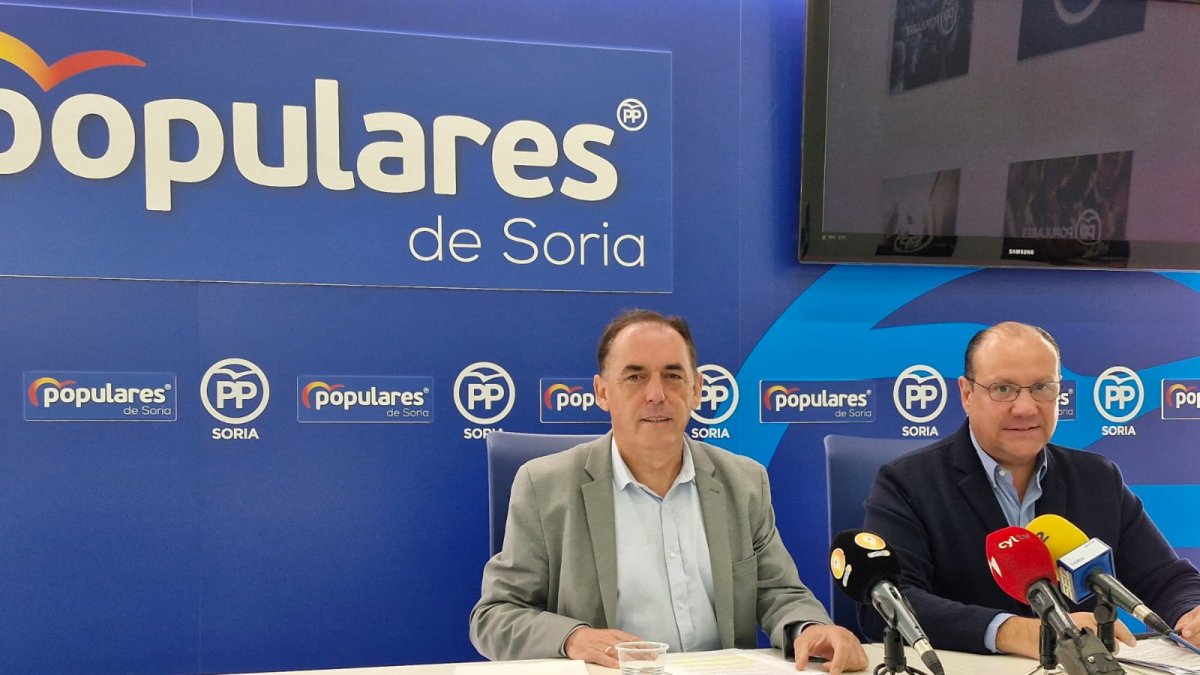 Serrano y Heras durante la rueda de prensa.