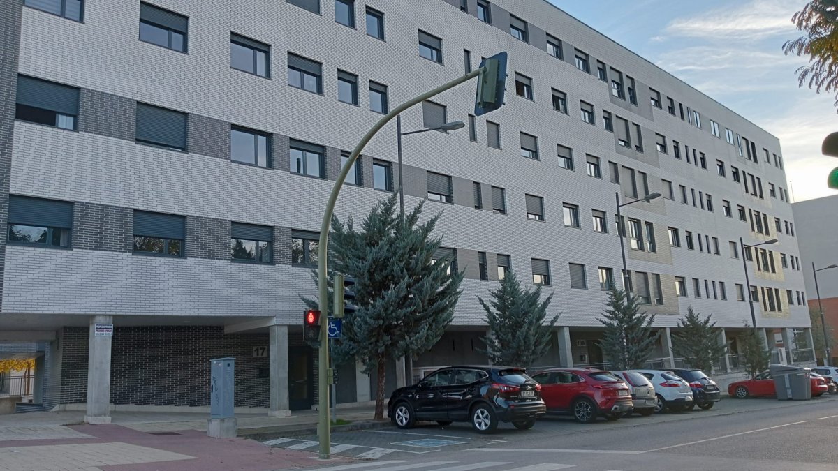 Edificio donde se ubican los polémicos locales.
