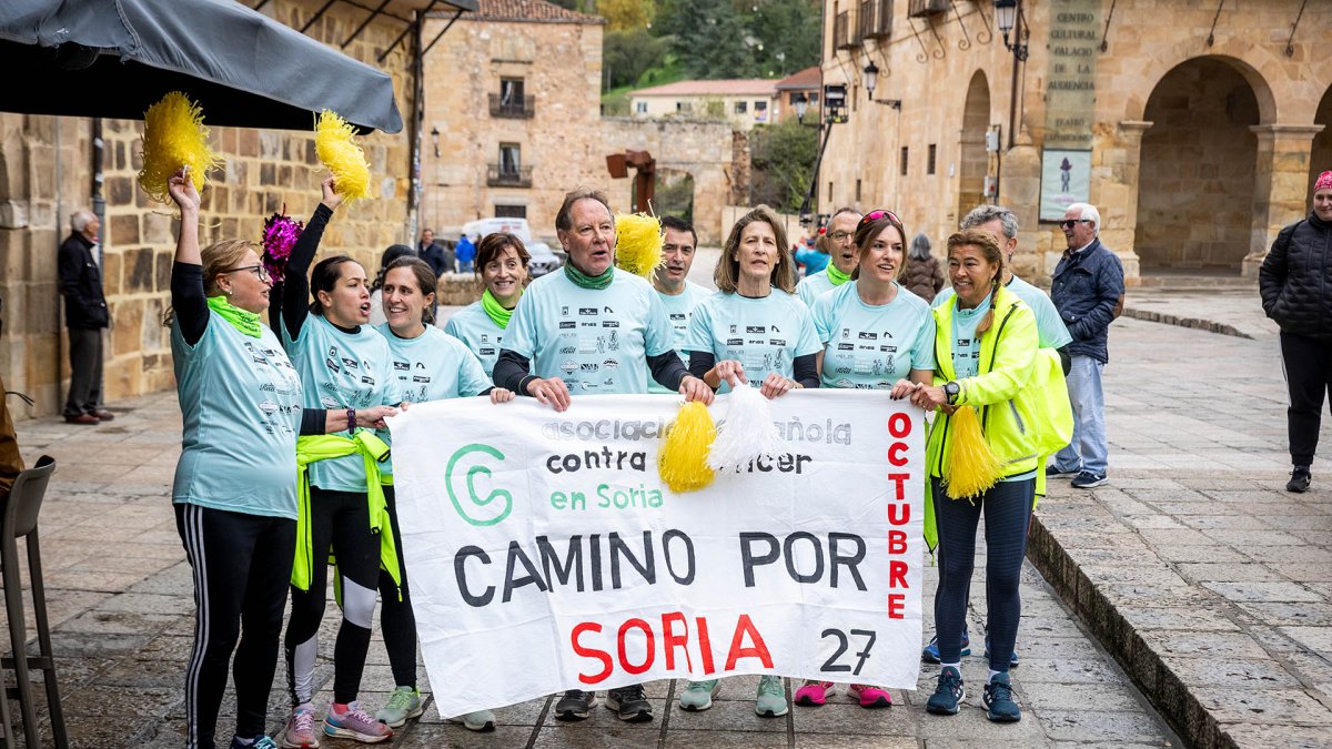 Un grupo de sorianos durante una de las actividades contra el cáncer.