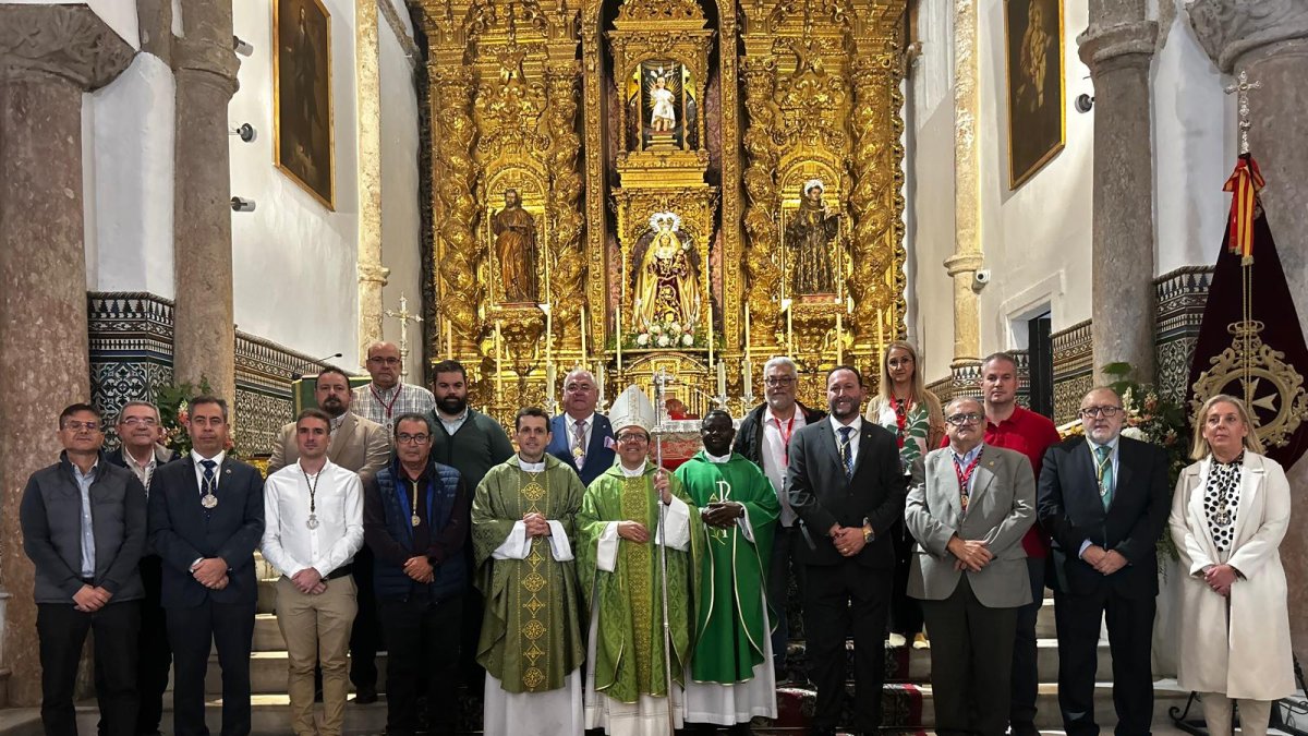 La Cofradía de la Oración en el Huerto de Soria se reúne en Sevilla con sus homólogas.