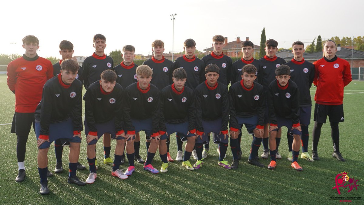 Selección de Castilla y León Sub16 con la que estaba convocado el soriano Álvaro Chacobo.