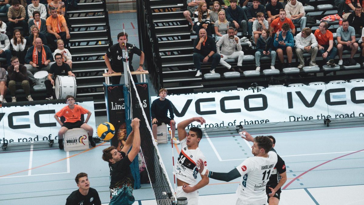 Lucas Lorente durante un encuentro en la competición belga.