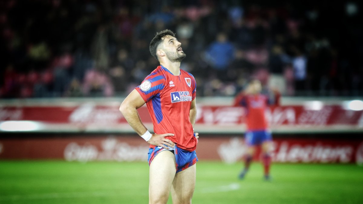 Jony estuvo cerca del empate con un disparo que se fue al lateral de la red en la recta final del choque.