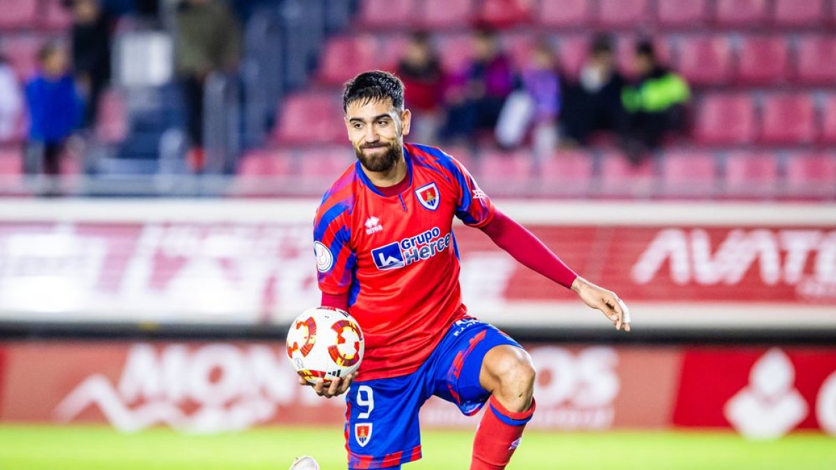 Jony podría ser esta tarde la referencia ofensiva de los rojillos.