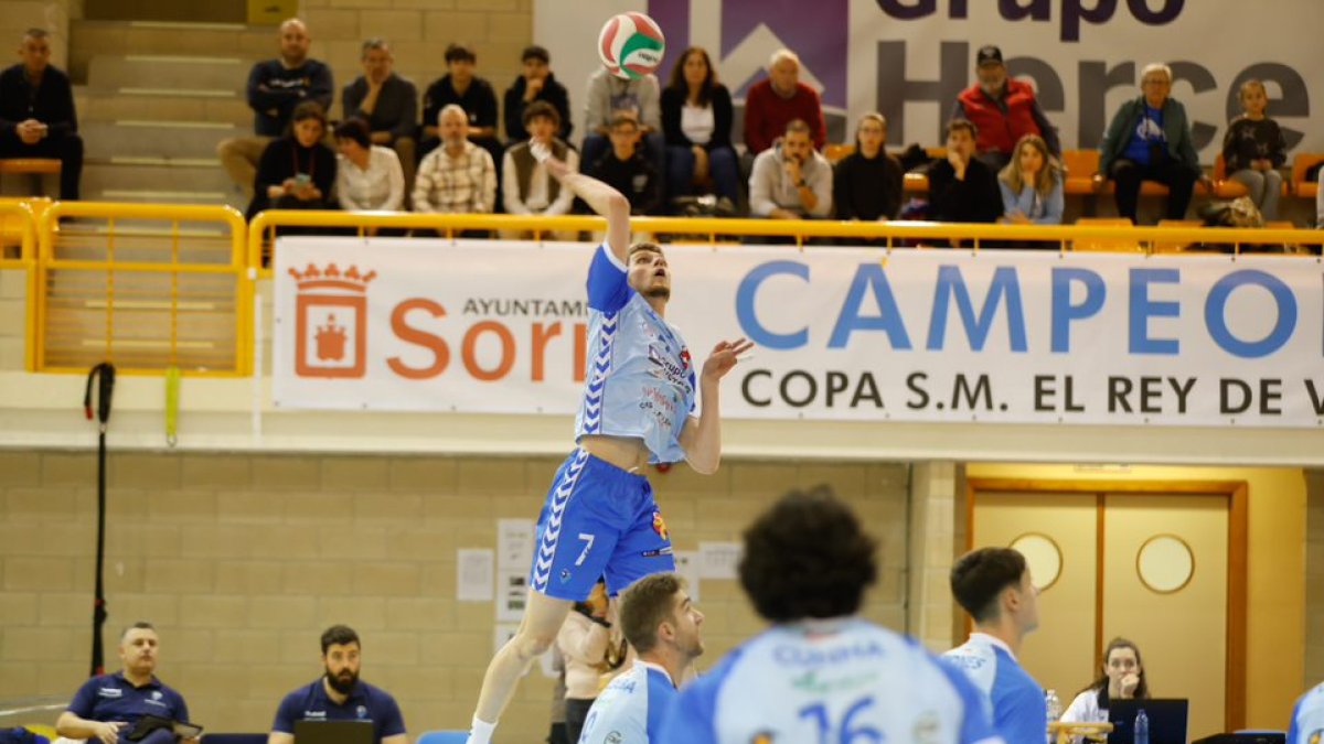 Adrián Olalla en la clara victoria del Grupo Herce ante Lugo.