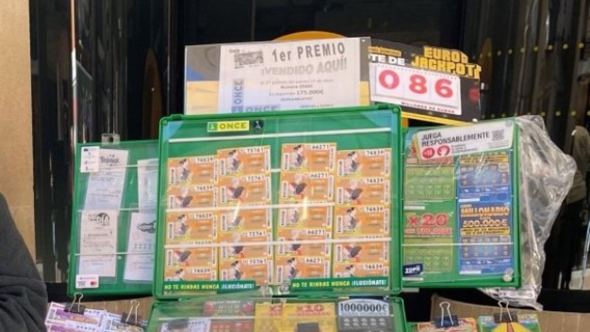 Productos de un vendedor de la ONCE en Soria.