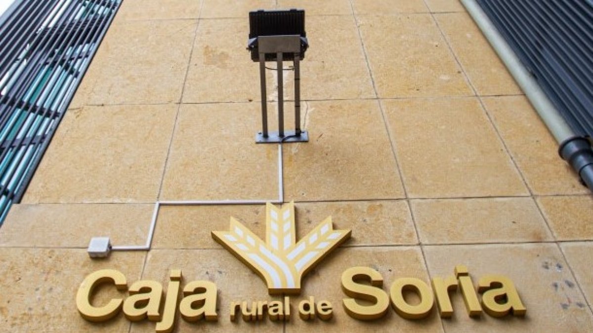 Fachada de la sede de Caja Rural de Soria.