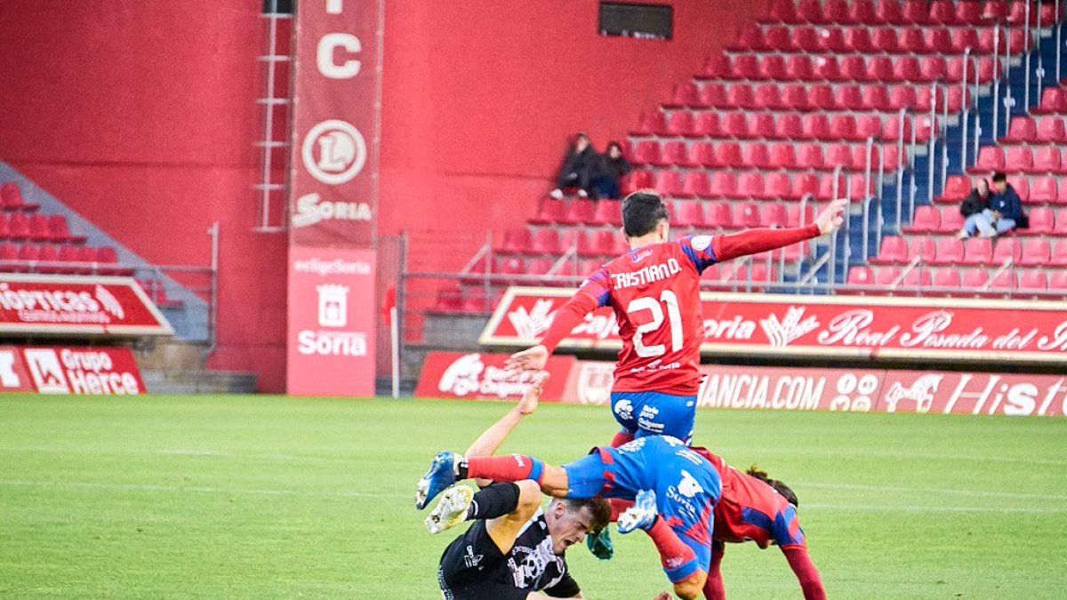 El Numancia empató a un gol con el Escobedo.