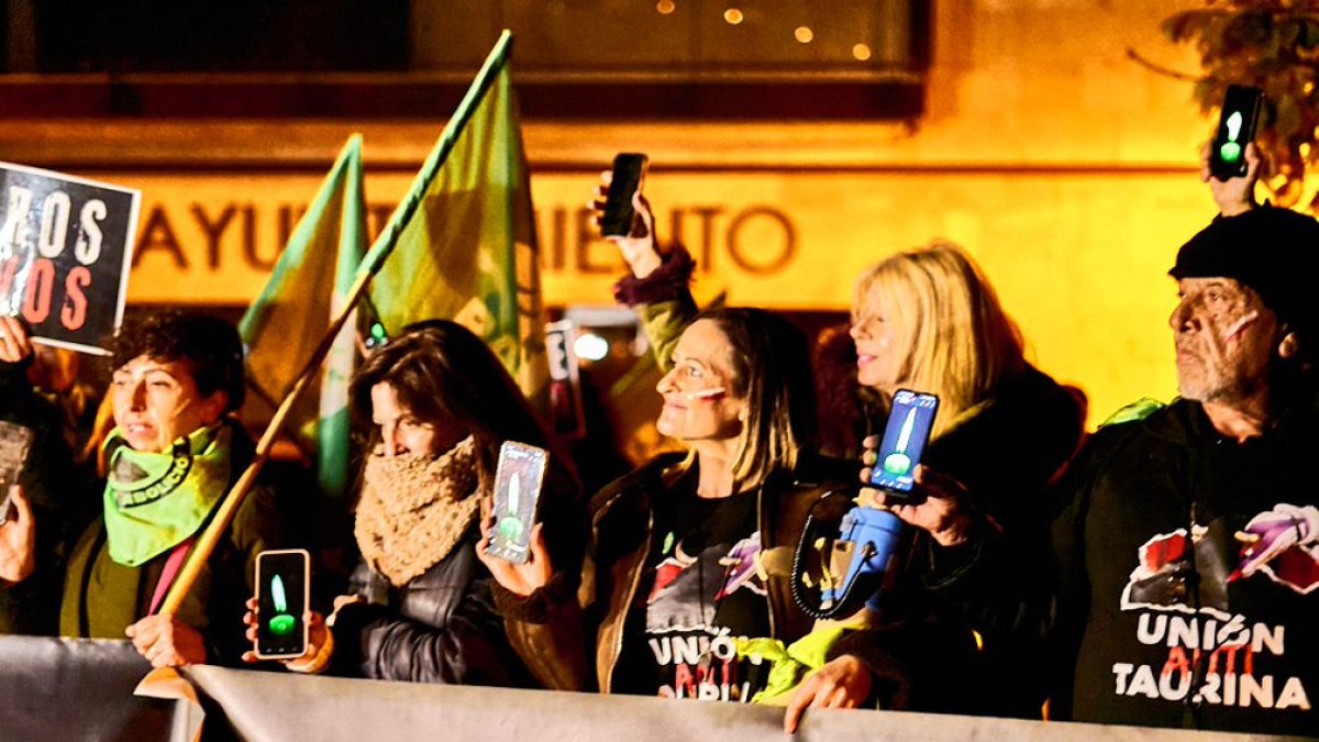 Concentración de PACMA en Medinaceli.