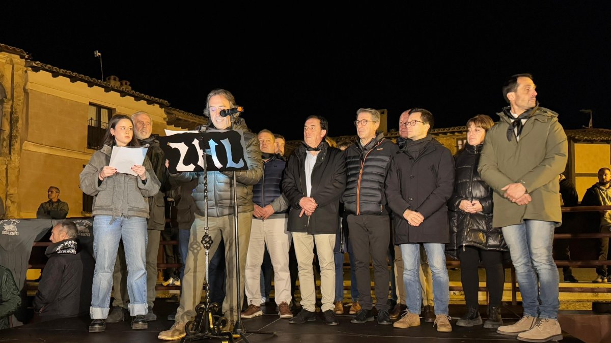 Benito Serrano, ayer en Medinaceli en apoyo al Toro Jubilo.