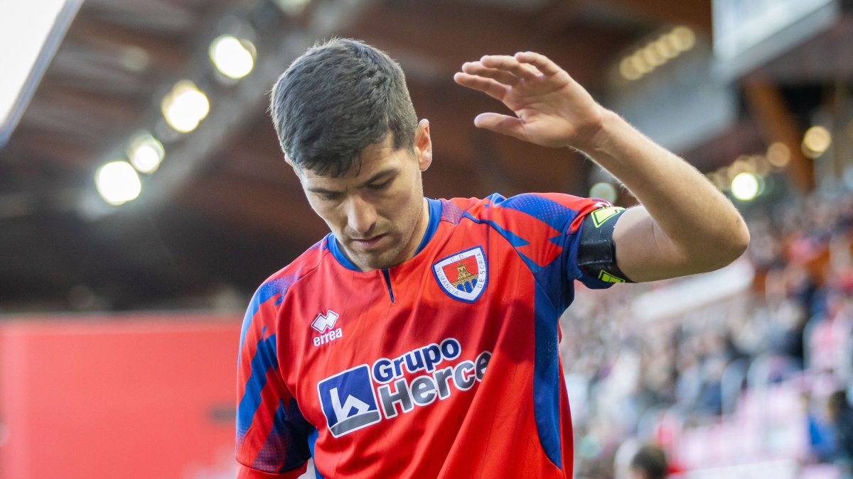 El Numancia ha bajado su rendimiento en el último mes de competición, en la imagen el capitán Bonilla.