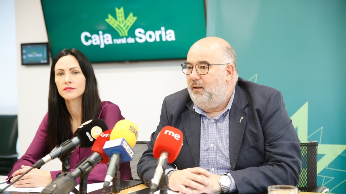 Soledad Soriano y Luis Martínez en la presentación en Caja Rural de la Gala del Deporte 2024.