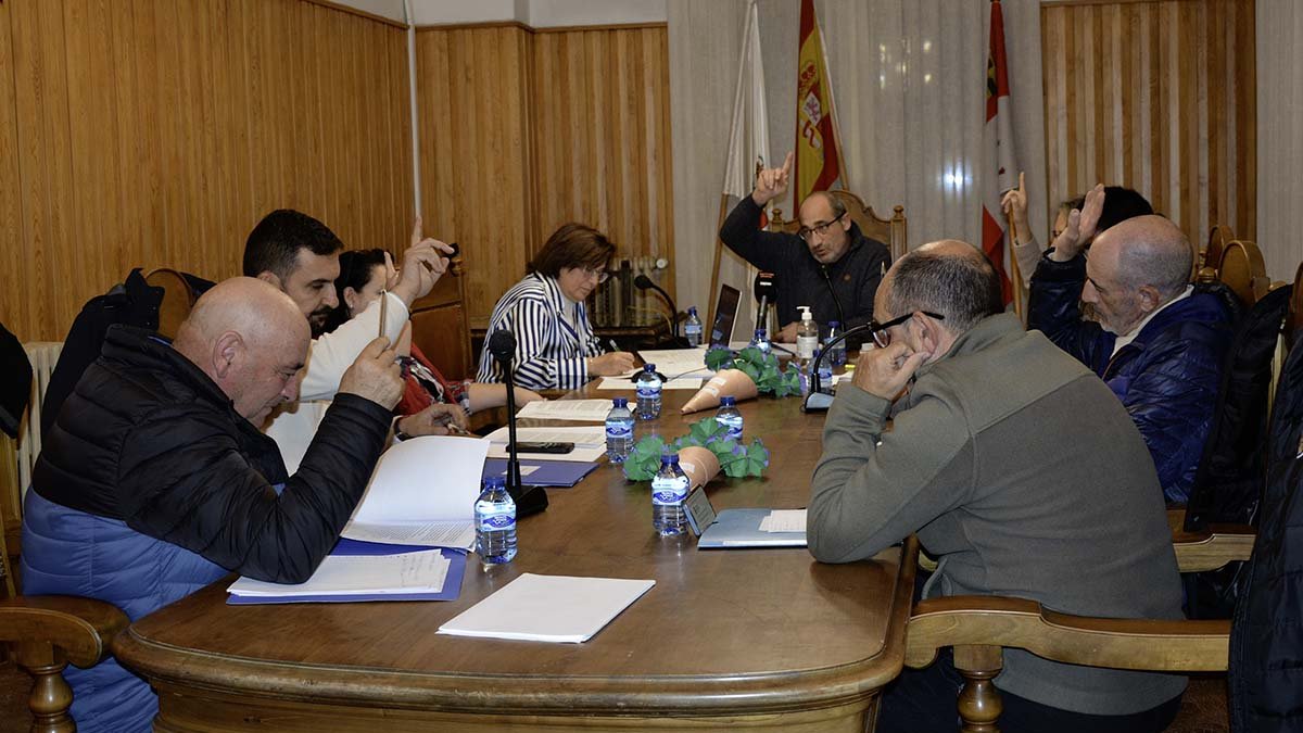 Corporación de Covaleda en el pleno.