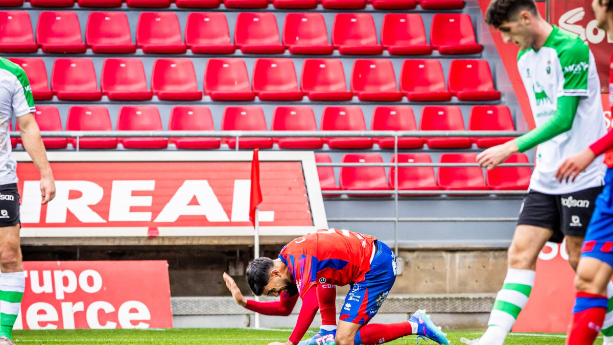 Dieste se tuvo que retirar en el minuto 60 del partido ante el Rayo Cantabria.