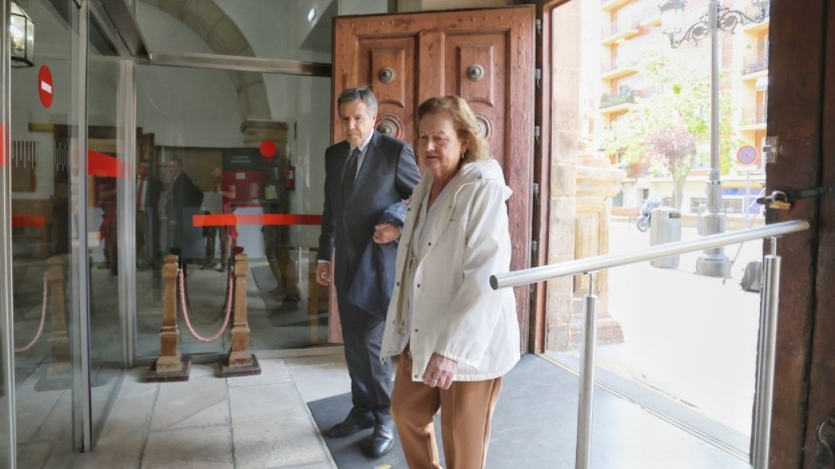 Rosario Bermudo y su abogado Fernando Osuna.