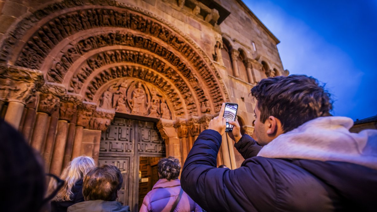 Turistas en la iglesia de Santo Domingo.
