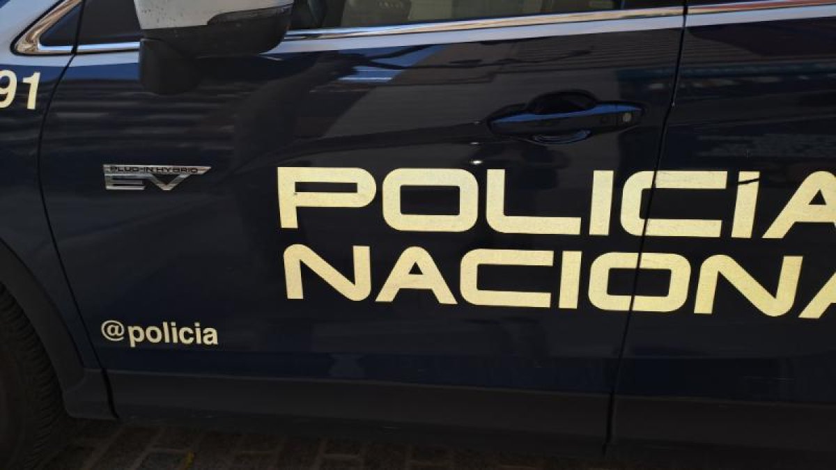 Coche de la Policía Nacional en Soria.