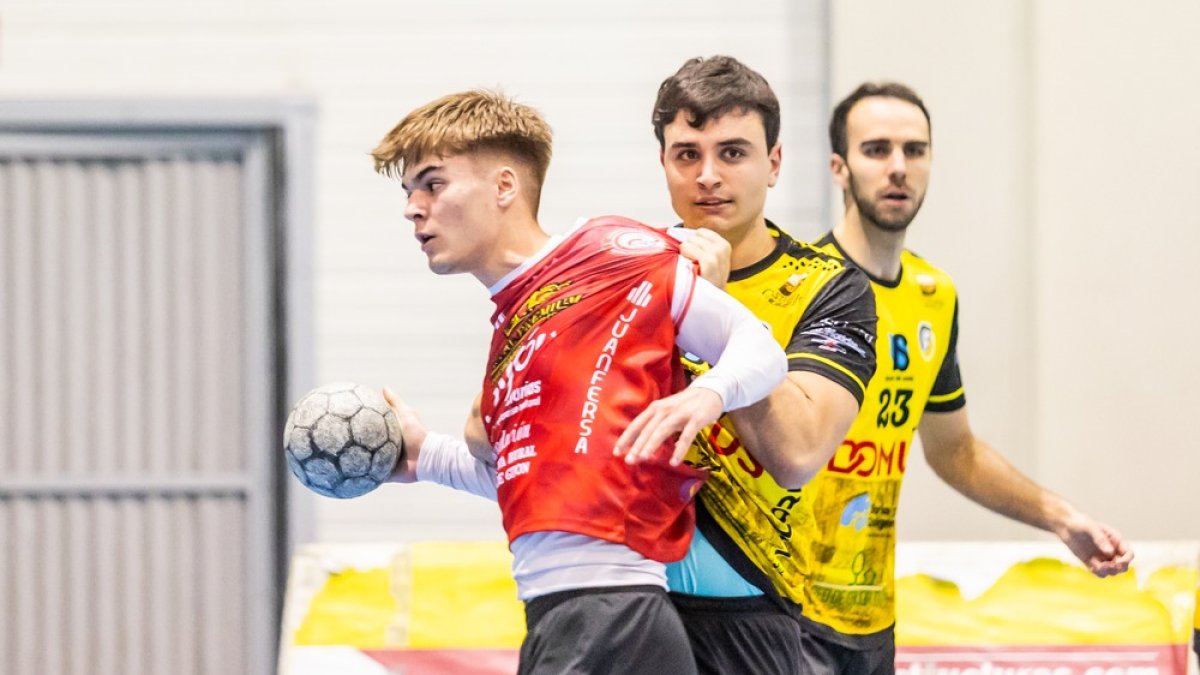 El Balonmano  Soria cierra la Liga regular como primero de grupo.